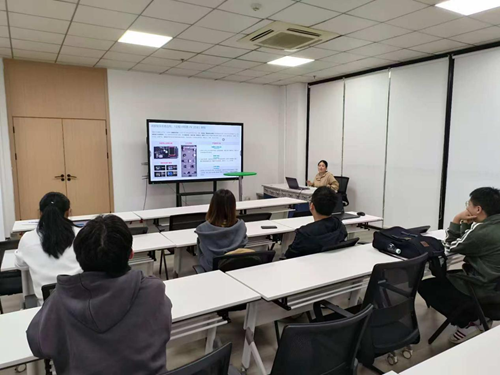 聚焦鴻蒙智聯場景，深化產教融合新篇——“智慧教育”工作室鴻蒙項目會議側記